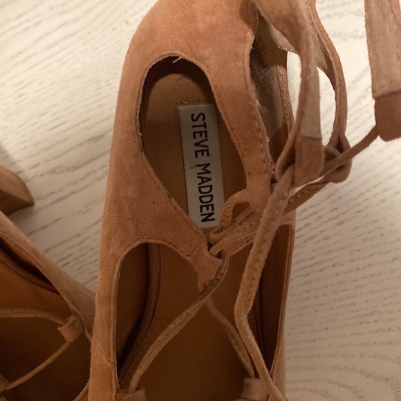 Lace up heels - Picture 2 of 3